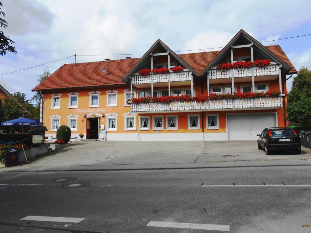 Отель Landgasthof Schutzen Тенген Экстерьер фото