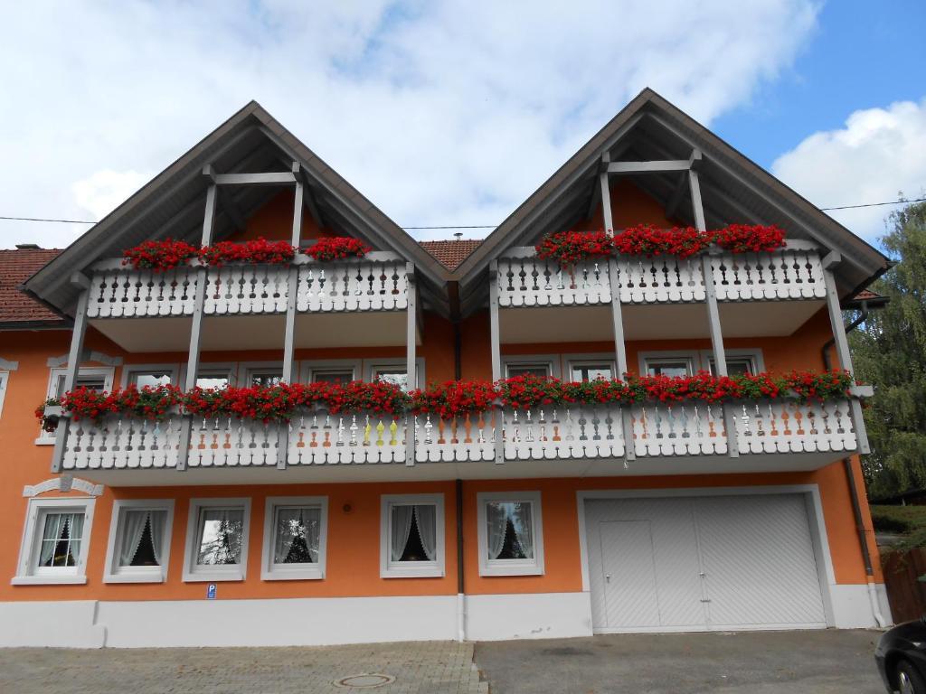 Отель Landgasthof Schutzen Тенген Экстерьер фото